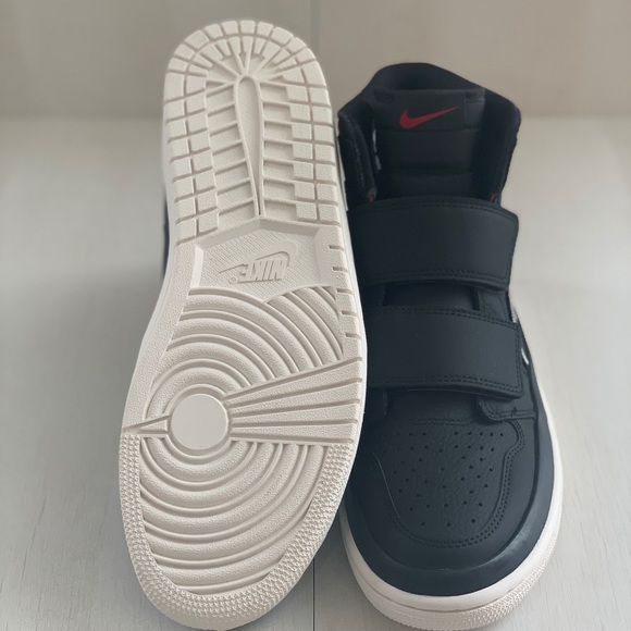 Jordan Retro 1 Bred ❌SOLD❌ - Picture 6 of 6